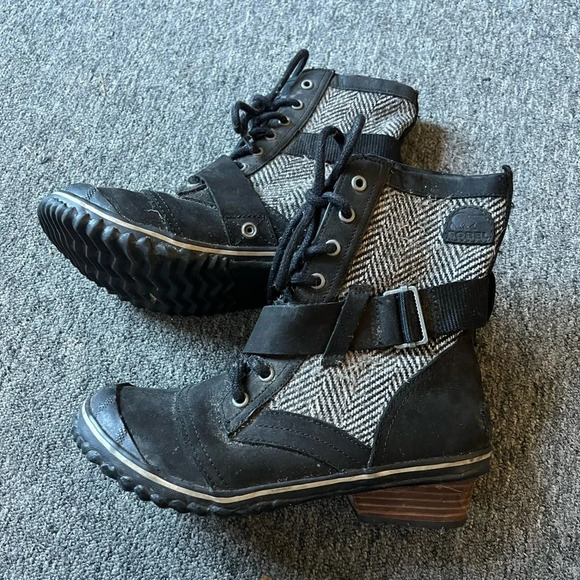 Sorel SlimBoot Womens Boots Black Herringbone Size 7 Waterproof Leather Boots - Picture 2 of 7